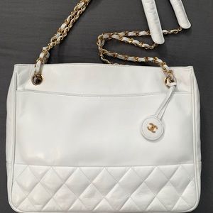 💯 Authentic CHANEL Quilted Calfskin tote